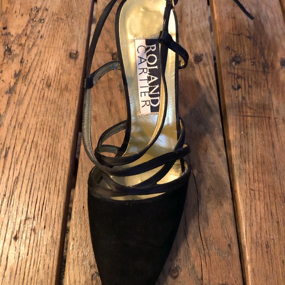 Roland Cartier suede high heel evening shoe. - Picture 4 of 5